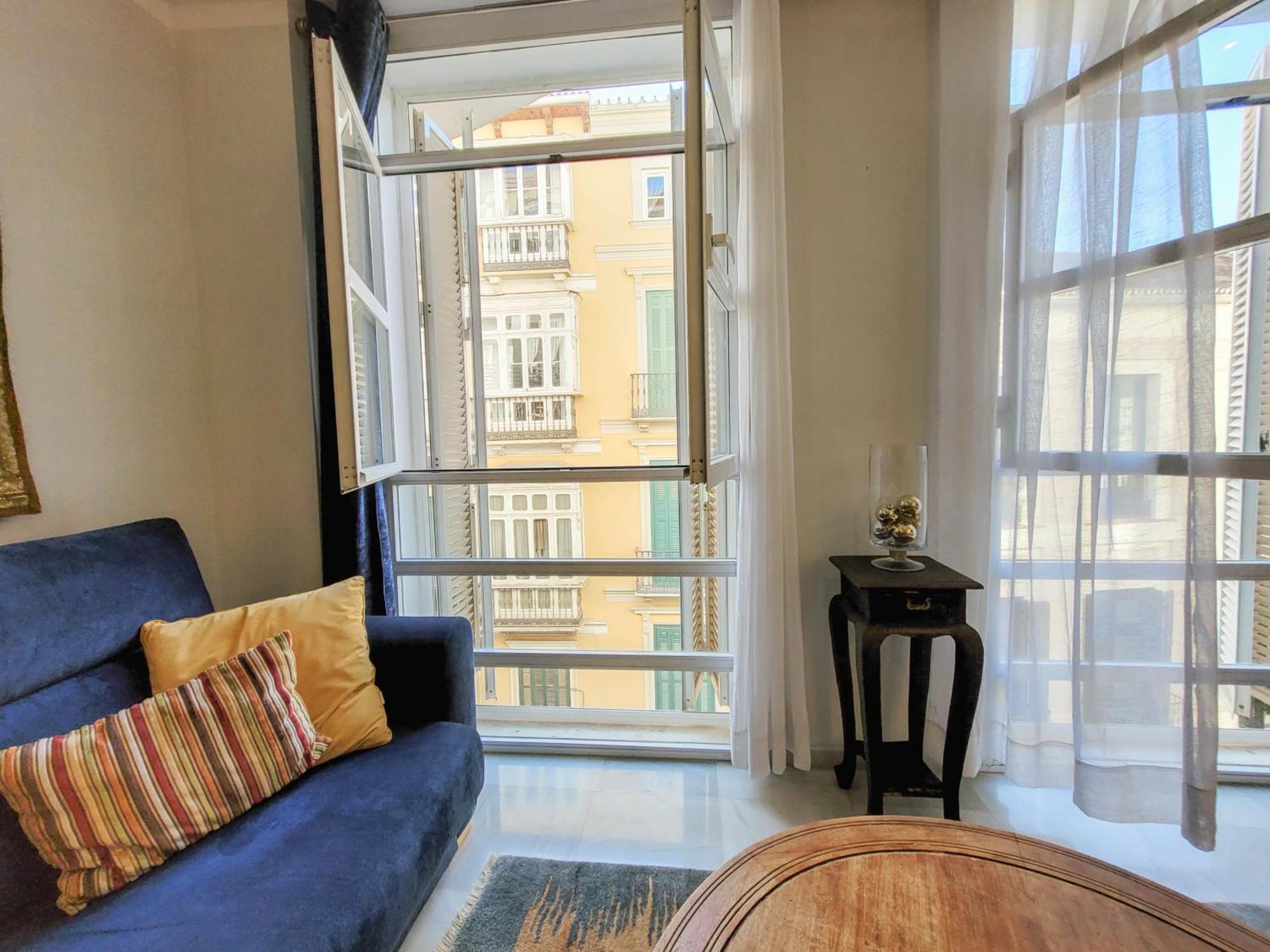 Verano - Old Town - Carmen Thyssen Apartamento